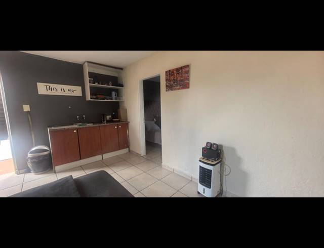 1 BEDROOM PROPERTY TO RENT IN PROTEA GLEN